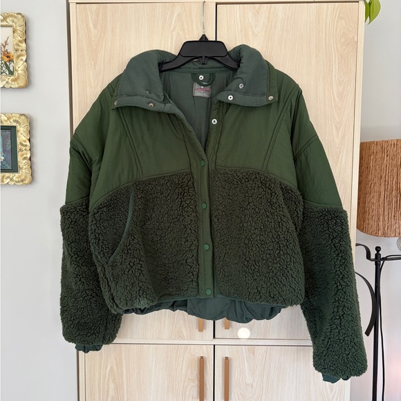 Free People Hit the Slopes Sherpa - Picture 1 of 4